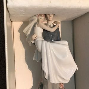 Lladro - Over the Threshold